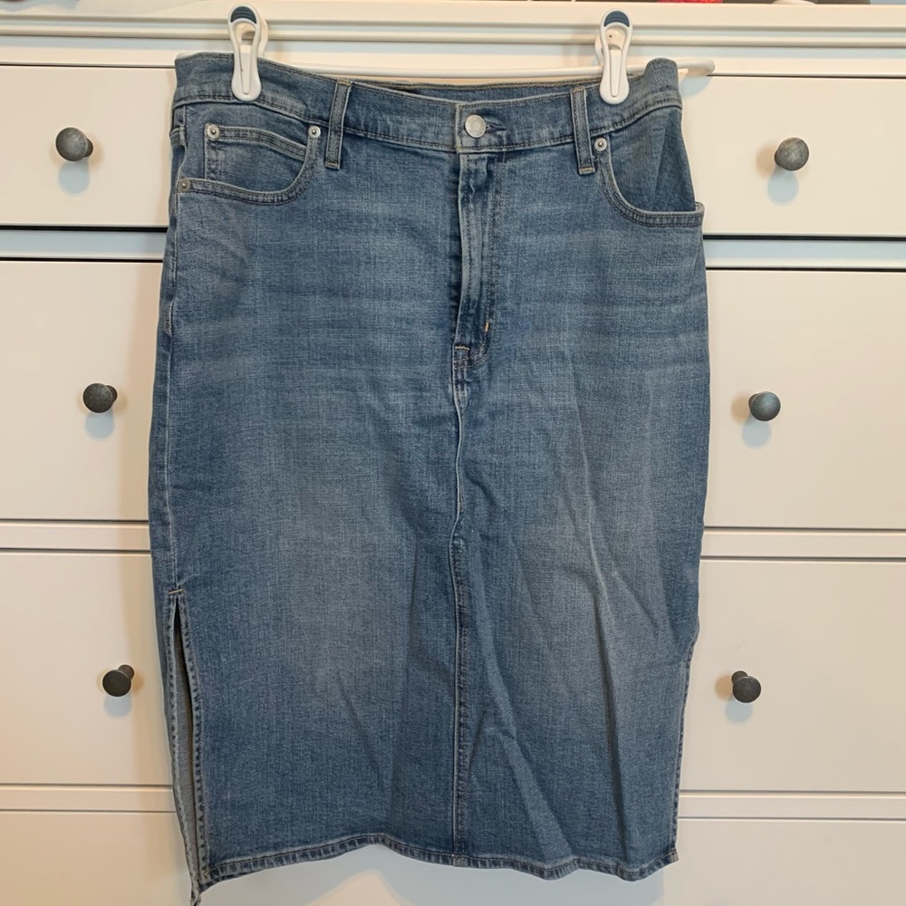 Gap high rise denim midi skirt 30
